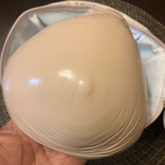 ABC 1042 Lightweight Silicone Triangle Breast Forms Prothesis. size 9 - Picture 2 of 5